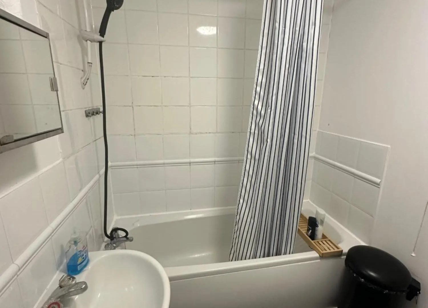 Homestay Room In A Shared Flat, E16 London