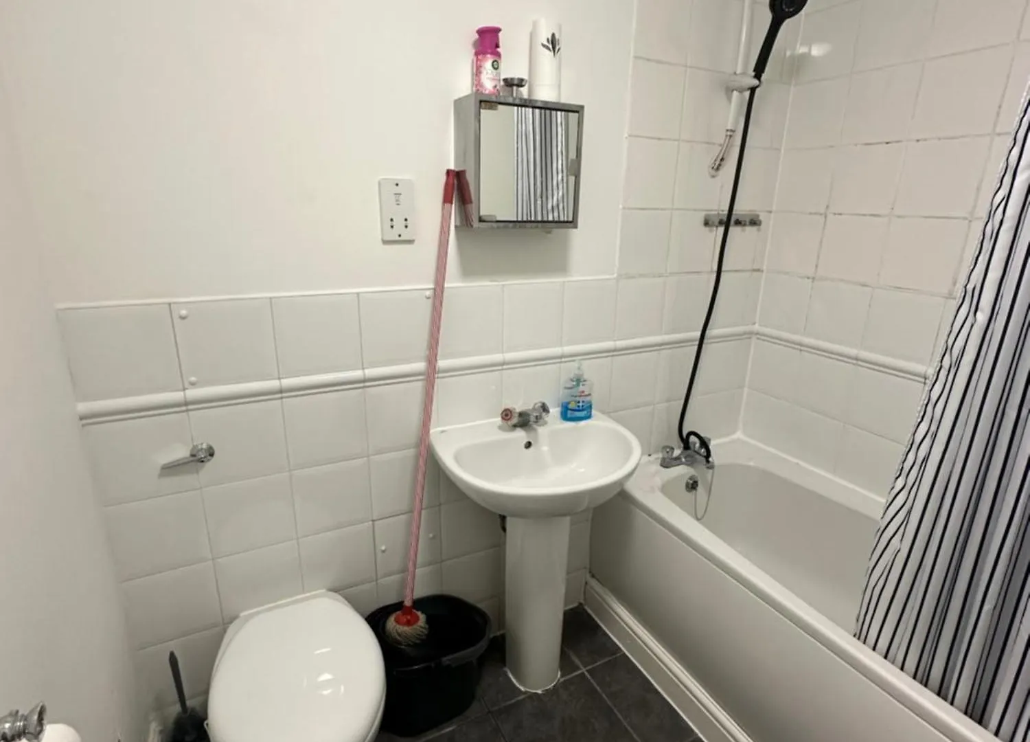 Room In A Shared Flat, E16 ロンドン